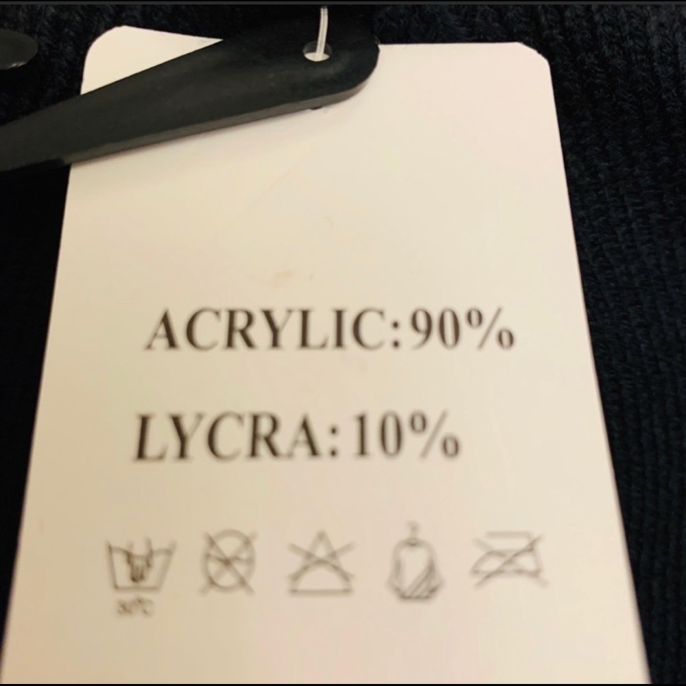 BKACK UNISEX BEANIE WITH SUPREME LOGO - Picture 4 of 4